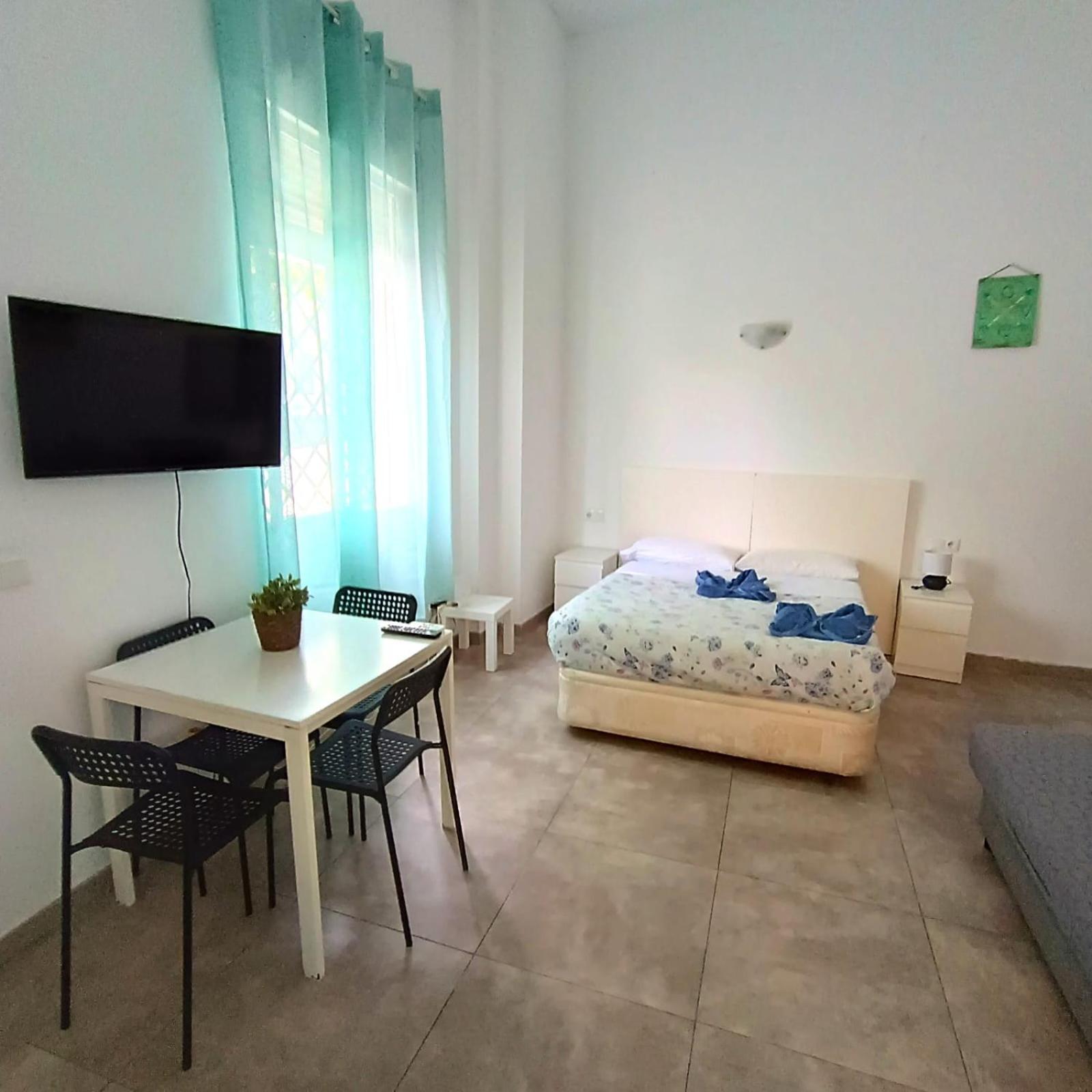 Terrazas De Capuchinos Apartamentos มาลากา ภายนอก รูปภาพ